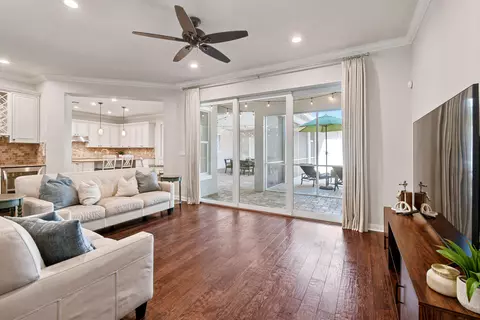 Living - 2664 Greenway Dr, Jupiter, FL 33458 photo 4 of 6