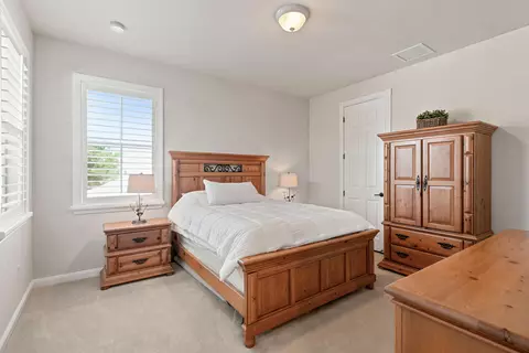 Bedroom - 2664 Greenway Dr, Jupiter, FL 33458 photo 3 of 7