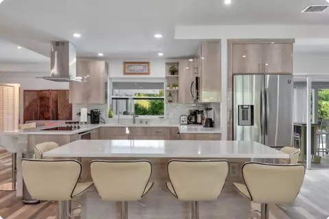 2829 NE 12th St, Pompano Beach, FL 33062
