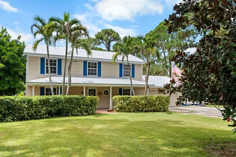 330 NE Town Ter, Jensen Beach, FL 34957