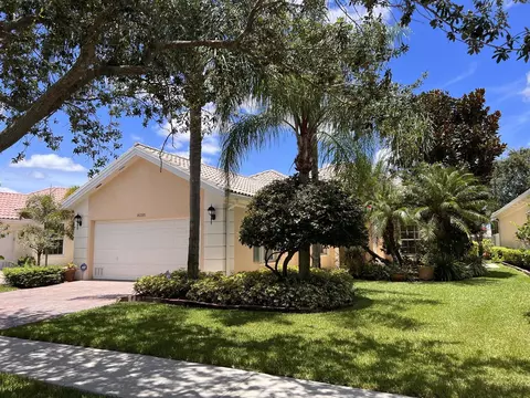 8095 Laborie Ln, Wellington, FL 33414