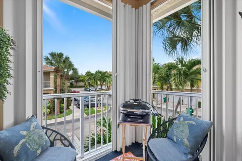 Exterior - 113 Lighthouse Cir #C, Tequesta, FL 33469 photo 4 of 5