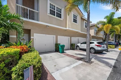 Exterior - 113 Lighthouse Cir #C, Tequesta, FL 33469 photo 3 of 5