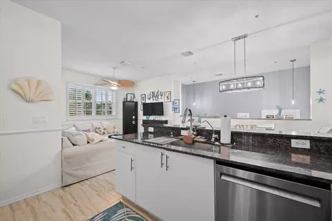 Kitchen - 113 Lighthouse Cir #C, Tequesta, FL 33469 photo 3 of 4