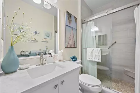 Bath - 113 Lighthouse Cir #C, Tequesta, FL 33469 photo 1 of 2