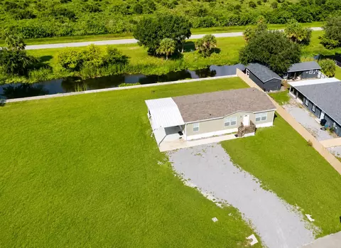 1121 Orange Loop, Okeechobee, FL 34974 photo 5