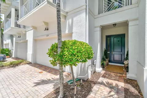 7239 Oxford Ct, Palm Beach Gardens, FL 33418