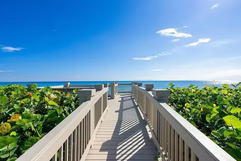 5801 N Ocean Blvd, Ocean Ridge, FL 33435