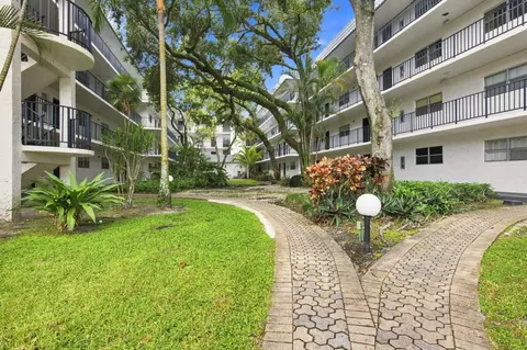 3280 Spanish Moss Ter #401, Lauderhill, FL 33319