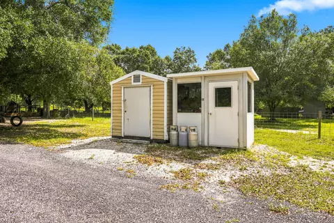 Exterior - 20967 NW 250th St, Okeechobee, FL 34972 photo 8 of 10