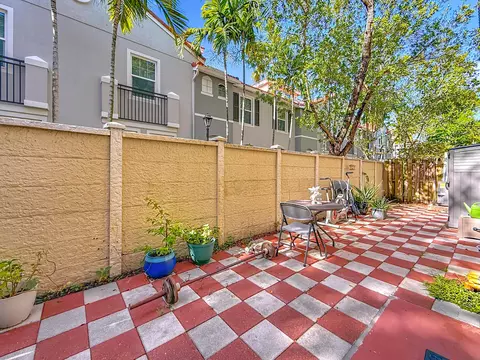 Exterior - 312 Bayfront Dr, Boynton Beach, FL 33435 photo 1 of 3