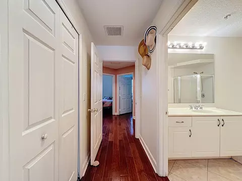Entry Way - 312 Bayfront Dr, Boynton Beach, FL 33435 photo 2 of 4