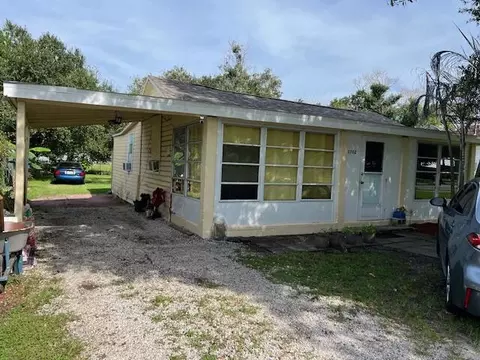 1702 S 31st St, Fort Pierce, FL 34947