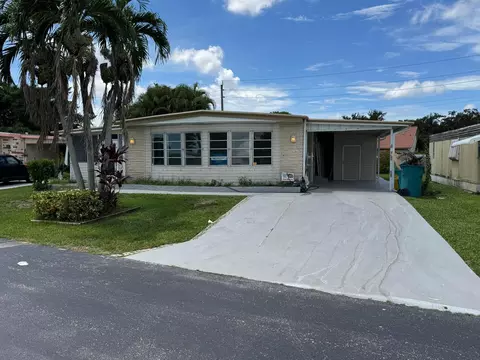 8629 Crown Dr, Boynton Beach, FL 33436
