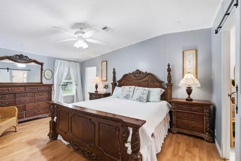 2502 SW Versailles Ter, Stuart, FL 34997 photo 11