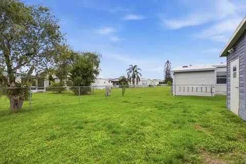 2502 SW Versailles Ter, Stuart, FL 34997 photo 27