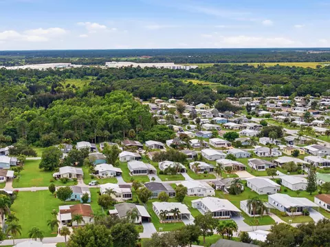 2502 SW Versailles Ter, Stuart, FL 34997 photo 40