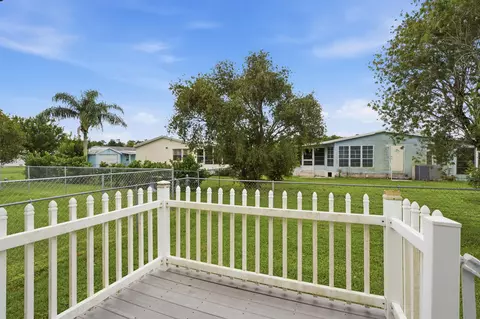 2502 SW Versailles Ter, Stuart, FL 34997 photo 21