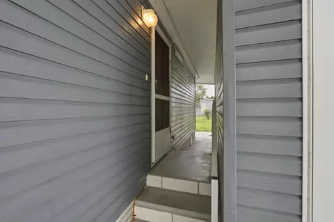 2502 SW Versailles Ter, Stuart, FL 34997 photo 29