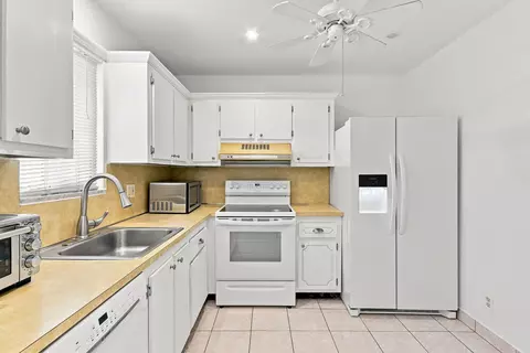 2538 Boundbrook Dr S #137, West Palm Beach, FL 33406