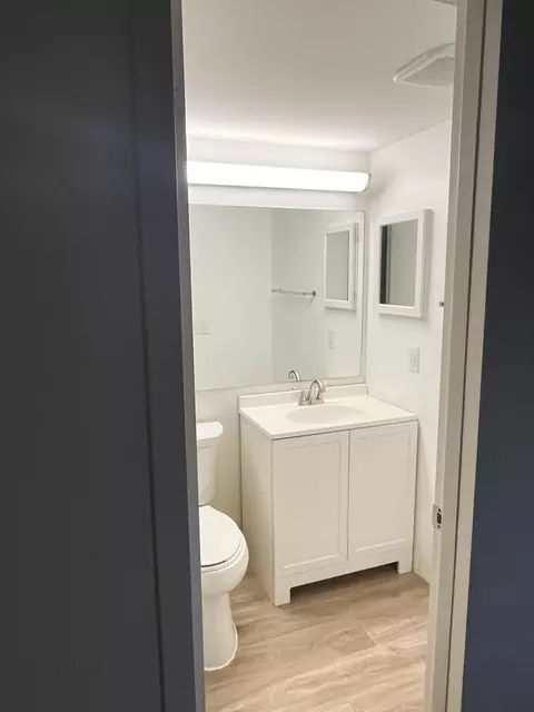 Bath - 4093 Wolverton E, Boca Raton, FL 33434 photo 2 of 4