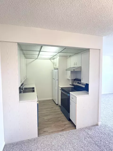 Kitchen - 4093 Wolverton E, Boca Raton, FL 33434 photo 5 of 5