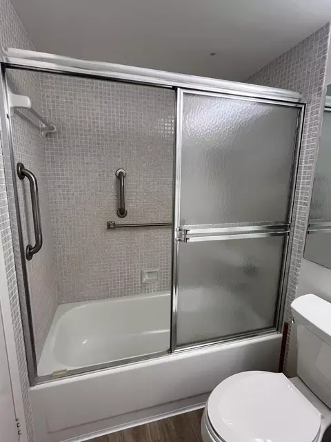 Bath - 4093 Wolverton E, Boca Raton, FL 33434 photo 3 of 4