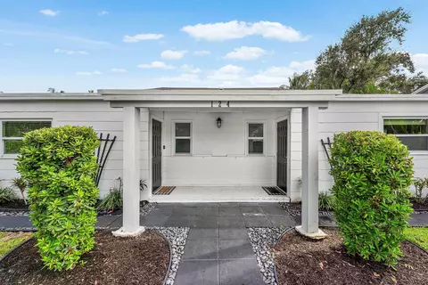 124 Mayfield Rd #W, Lantana, FL 33462