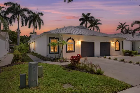 10725 Pelican Dr, Wellington, FL 33414