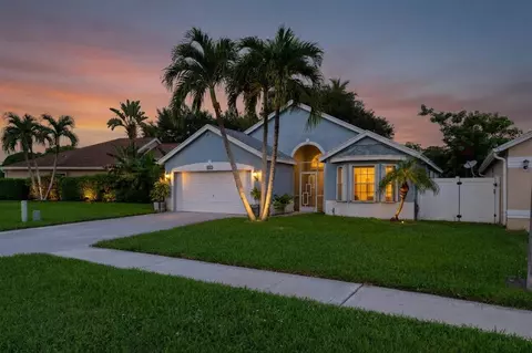 103 Saddle Trl, Royal Palm Beach, FL 33411