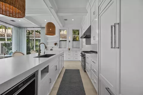 Kitchen - 104 Lanitee Cir, Jupiter, FL 33458 photo 2 of 3