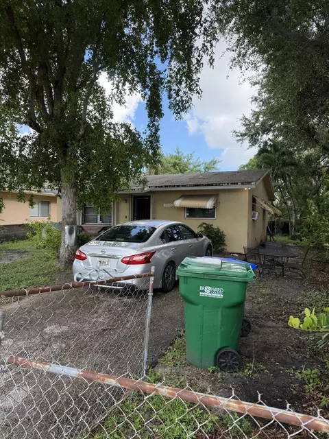 2605 NW 14th St, Fort Lauderdale, FL 33311