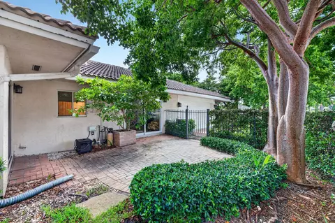 Exterior - 1920 E Terra Mar Dr, Pompano Beach, FL 33062 photo 10 of 17