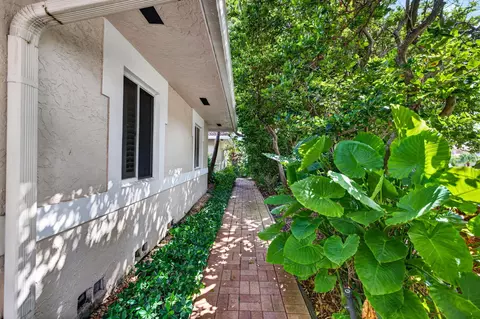 Exterior - 1920 E Terra Mar Dr, Pompano Beach, FL 33062 photo 5 of 17
