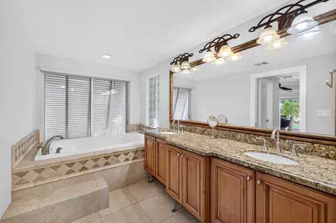 Bath - 1920 E Terra Mar Dr, Pompano Beach, FL 33062 photo 2 of 7