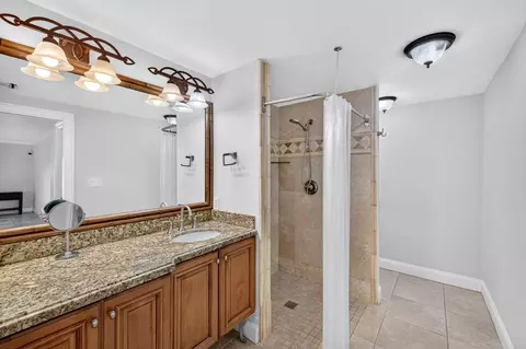 Bath - 1920 E Terra Mar Dr, Pompano Beach, FL 33062 photo 4 of 7