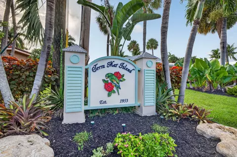 Exterior - 1920 E Terra Mar Dr, Pompano Beach, FL 33062 photo 15 of 17