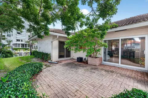 Exterior - 1920 E Terra Mar Dr, Pompano Beach, FL 33062 photo 12 of 17