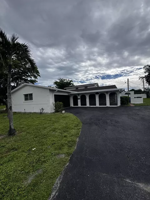 2320 NW 30th Way, Fort Lauderdale, FL 33311
