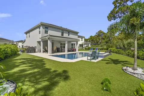 Exterior - 194 SW Pomeroy St, Stuart, FL 34997 photo 3 of 18