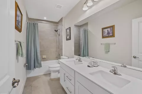 Bath - 194 SW Pomeroy St, Stuart, FL 34997 photo 2 of 4