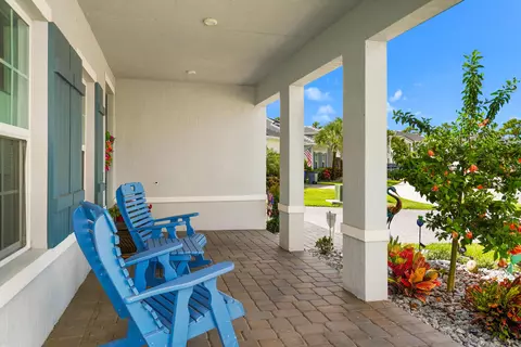 Exterior - 194 SW Pomeroy St, Stuart, FL 34997 photo 5 of 18