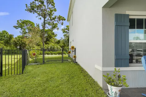 Exterior - 194 SW Pomeroy St, Stuart, FL 34997 photo 12 of 18
