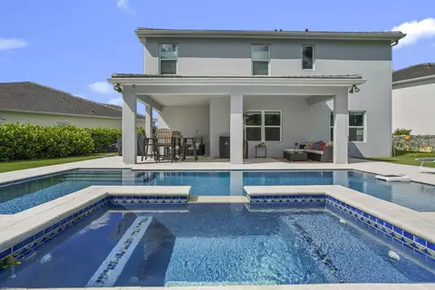 Exterior - 194 SW Pomeroy St, Stuart, FL 34997 photo 9 of 18