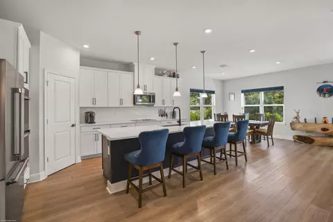 Kitchen - 194 SW Pomeroy St, Stuart, FL 34997 photo 1 of 4