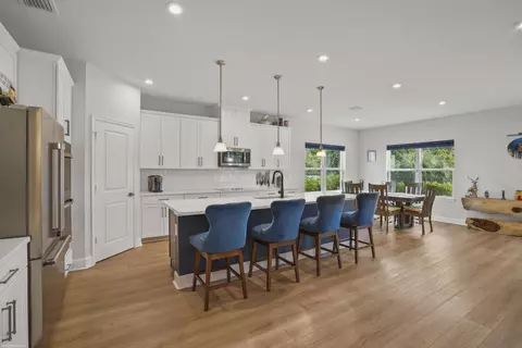 Kitchen - 194 SW Pomeroy St, Stuart, FL 34997 photo 2 of 4