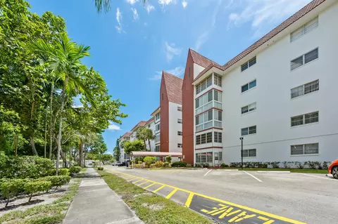 4750 NW 22nd Ct #408, Lauderhill, FL 33313