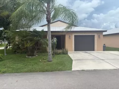 1 Barcelona Ln, Port Saint Lucie, FL 34952