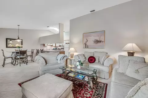 815 Andrew Redding Rd #202, Lantana, FL 33462