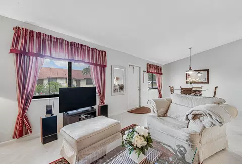 815 Andrew Redding Rd #202, Lantana, FL 33462
